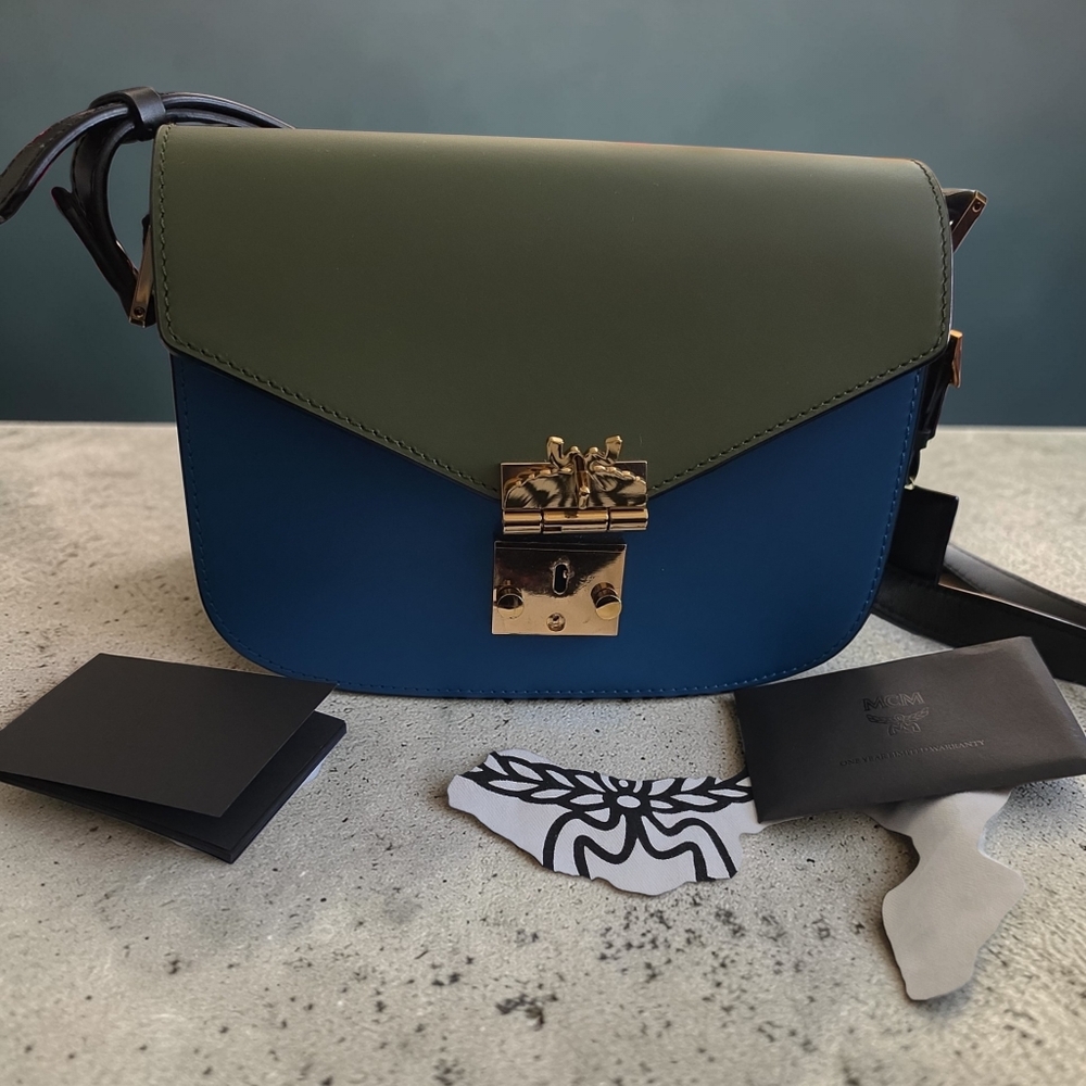 MCM PATRICIA MINI CROSS BODY!